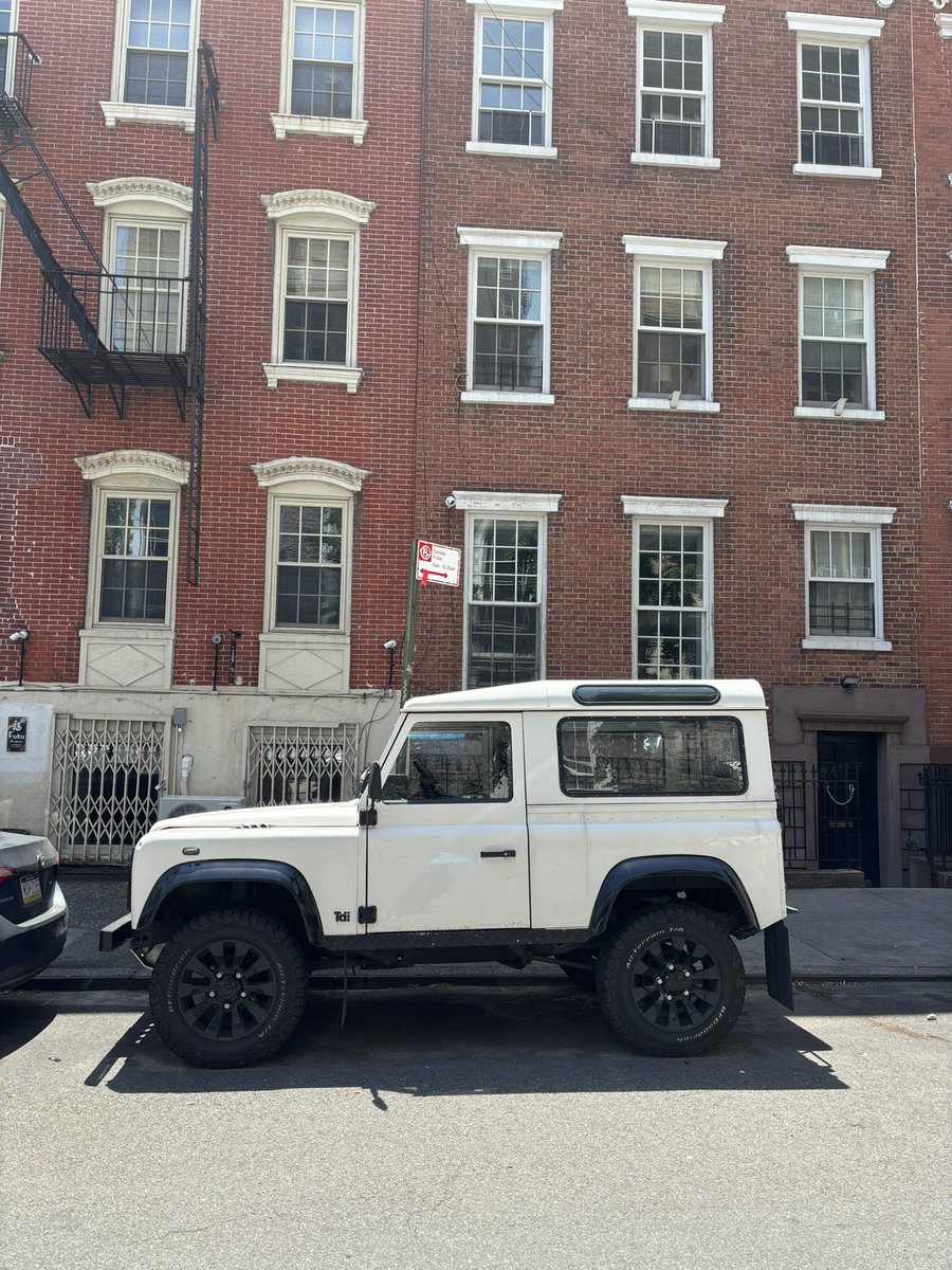 admgrm's tweet image. Solid rig on a perfect day in nyc. (cc @CarsWGoodVibes)