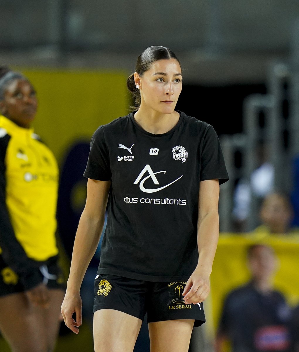 🌡 Les joueuses de @MetzHandball et du @HBPlandeCuques à l'échauffement aux Arènes ! 

⏰20H
📺 HandballTV & @beinsports_FR 

#LigueButagazEnergie