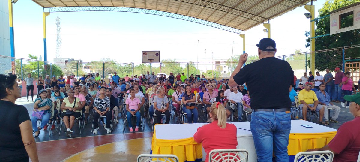 Garcia_PSUV's tweet photo. #Ahora|| Chequeo de Maquinaria del Eje 3 Villa Rosa, listos para la Gran Victoria de nuestro Presidente Nicolás Maduro este #28Jul

Amor con Amor se paga!
#NicolasSeLasSabeTodas 
@NicolasMaduro @CruzLairet2021 @jorgerpsuv @luchaalmada @PartidoPSUV @PSUVNE_ @Alessandrellove https://t.co/5nrKTBv3GG