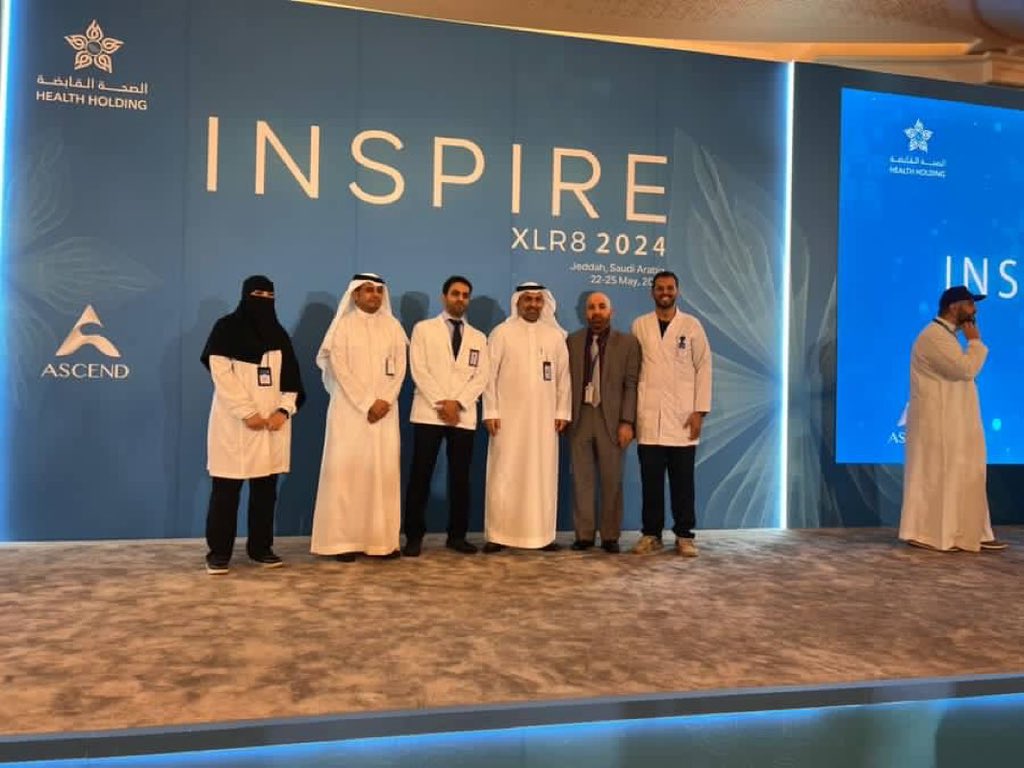 RakanAlmogbel's tweet photo. تشرفنا اليوم بتكريم معالي وزير الصحة الأستاذ فهد الجلاجل وسعادة الرئيس التنفيذي لشركة #الصحة_القابضة الأستاذ ناصر الحقباني، لقسم العظام بمستشفى الولادة والأطفال ببريدة بحضور قيادات ومنسوبي شركة الصحة القابضة في مؤتمر INSPIRE بجدة
التكريم سيزيدنا رغبة لتقديم المزيد بإذن الله
#تجمع_القصيم_الصحي
@SaudiMOH