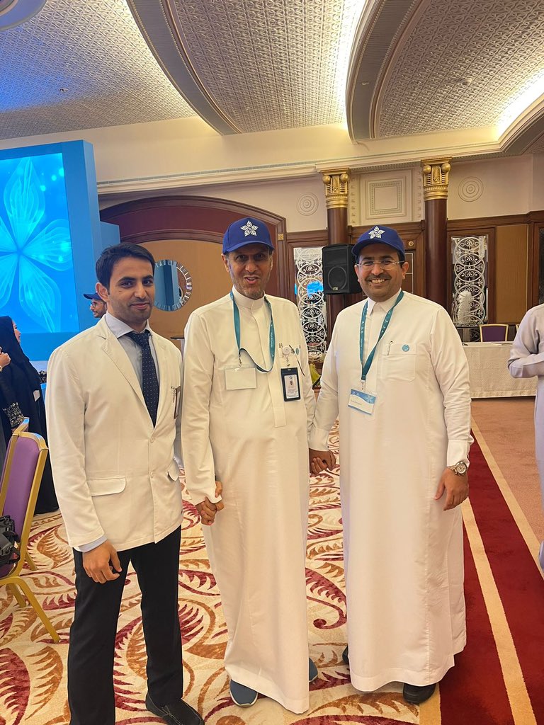 RakanAlmogbel's tweet photo. تشرفنا اليوم بتكريم معالي وزير الصحة الأستاذ فهد الجلاجل وسعادة الرئيس التنفيذي لشركة #الصحة_القابضة الأستاذ ناصر الحقباني، لقسم العظام بمستشفى الولادة والأطفال ببريدة بحضور قيادات ومنسوبي شركة الصحة القابضة في مؤتمر INSPIRE بجدة
التكريم سيزيدنا رغبة لتقديم المزيد بإذن الله
#تجمع_القصيم_الصحي
@SaudiMOH