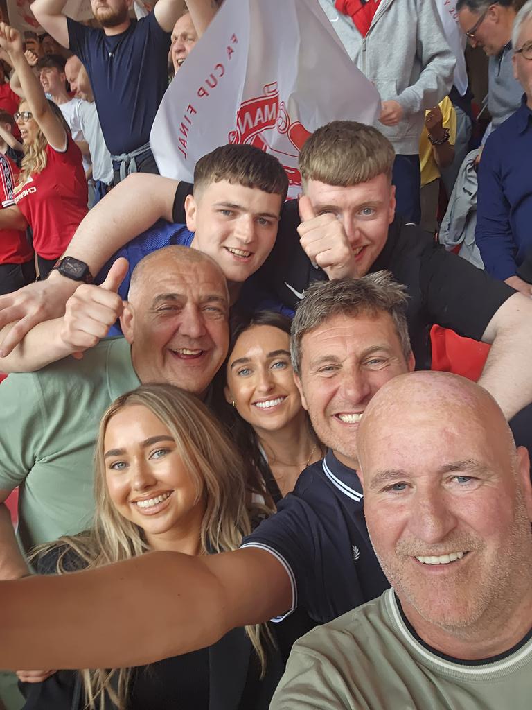 F.A.CUP WINNERS 2024, have that you fucking blue bastards 🇾🇪🇾🇪🇾🇪 UTFR <a href="/Wingy_1971/">Stephen Lee</a> <a href="/burnagered/">Chrissy-H-</a> <a href="/georgialeee_/">Georgia Lee</a> Burnage reds