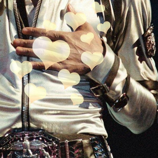 MajorLovePrayer's tweet photo. #MajorLovePrayer To help get into the right heart space/mood/feeling, first let love into your heart by breathing slowly, calmly &amp; then SEND LOVE to someone you care 4 deeply. Feel the LOVE 4 a few moments. It's ok if it doesn't happen immediately. Let LOVE fill your heart! https://t.co/rVgCDUa0Hj