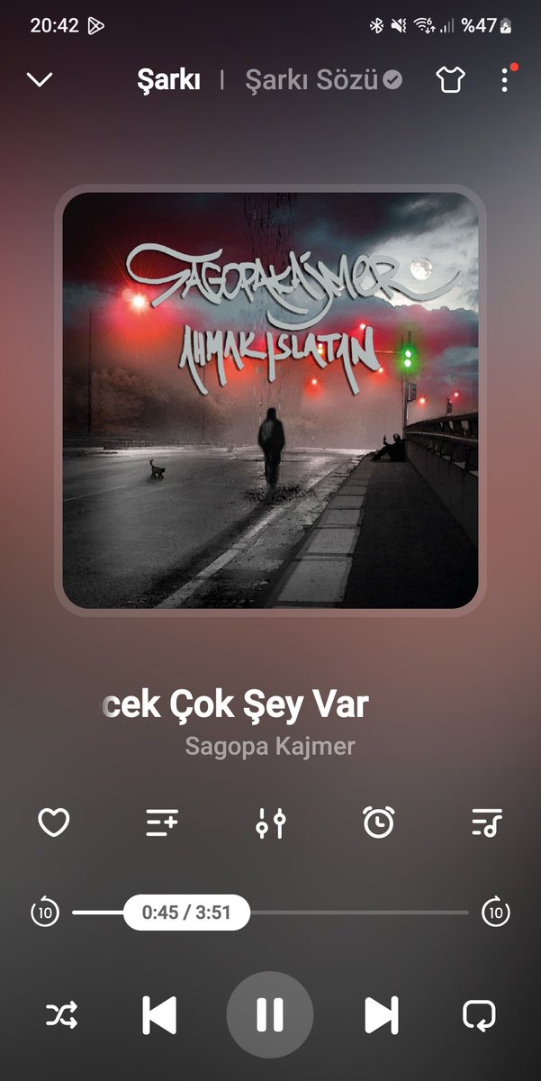 Yaşlı çocuk sakin.