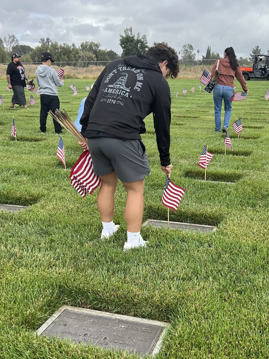cadenarellano's tweet photo. Never forgotten. ๐บ๐ธ๐ซก #menofservice #memorialweekend #riversidenationalcemetary https://t.co/WWbPrJ6h3Q