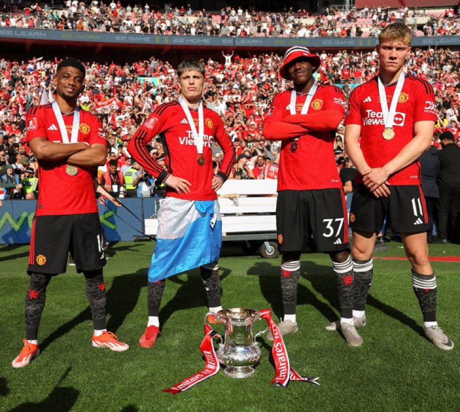 bennyboyba7's tweet photo. Wow! United United United! FA Cup winners! #FACUP24 https://t.co/EChcpdnVke