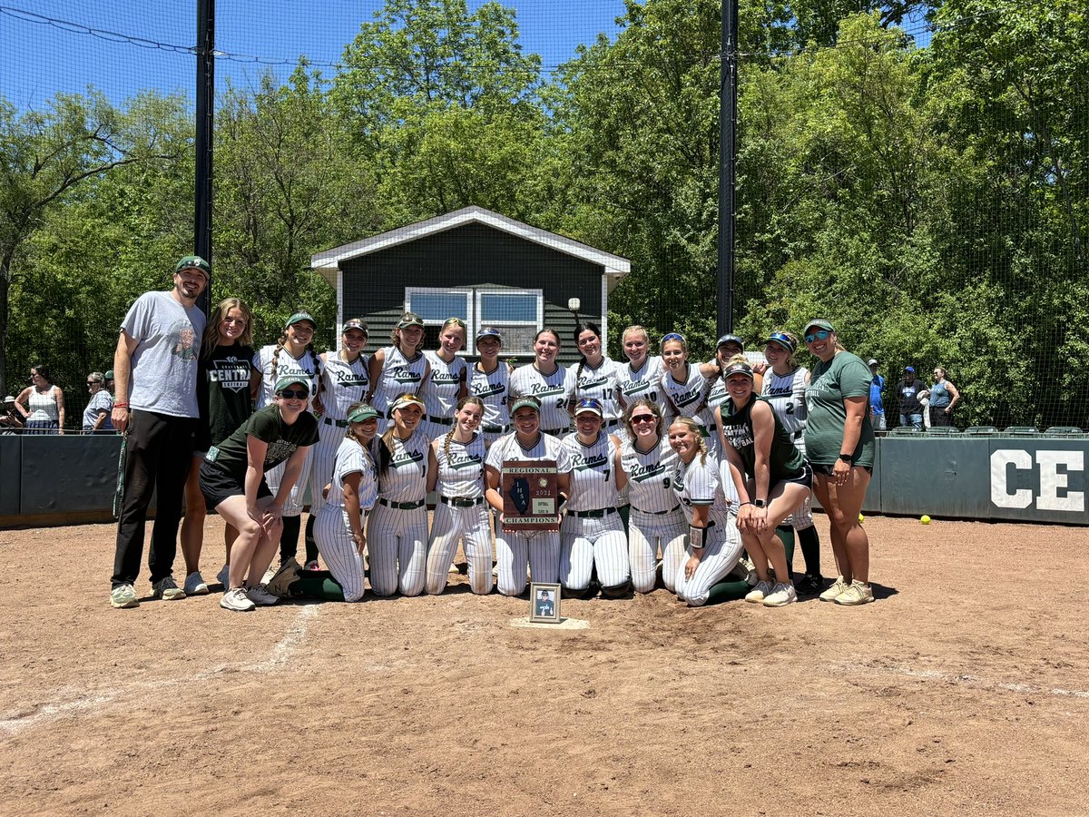 GoGCHSRams's tweet image. The Rams defeat Vernon Hills 8-3! Congratulations @GCHS_Softball, 2024 Regional Champions! #GRIT #Ramily