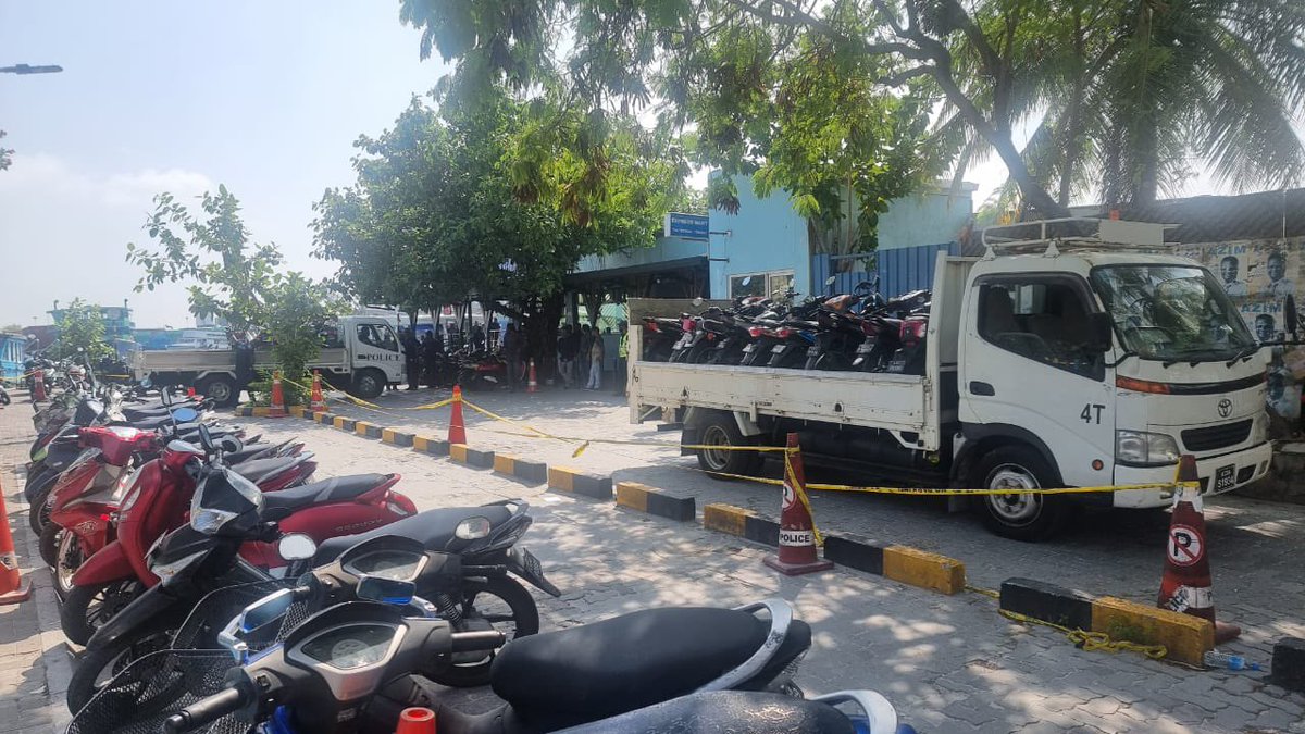 ވިލިމާލޭގަ ދިރިއުޅުއްވާ ރައްޔިތުންނާ ވިލިމާލެއަށް ގޮސް އައިސް އުޅުއްވާ ރައްޔިތުންނަށް ފަސޭހަކަމާއެކު  ސައިކަލް ކާރުފަދަ ވެހިކަލްތައް ޕާކުކުރެވޭނި ގޮތްތަކެއް ނެތުމުގެ ސަބަބުން ކުއްލިހާލަތް ތަކުގަ ބަލިމީހުން ގޮވައިގެން އެބިއުލާސް ފަދަ 4 ހަތަރުފުރޮޅުލީ ވެހިކަލްތައް ފެރީ ޓާމިނަލް