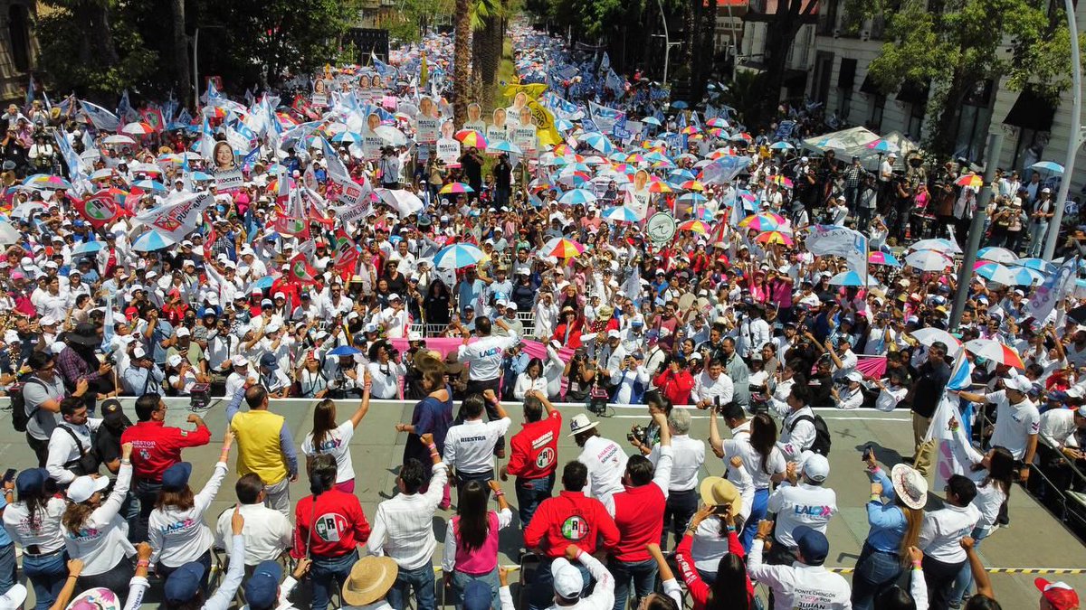 Aquí hay miles de almas que saben que VAMOS A GANAR el 2 de junio, para darle un rumbo seguro a Puebla. ¡Estamos listos, viene lo mejor con #LaloGobernador!