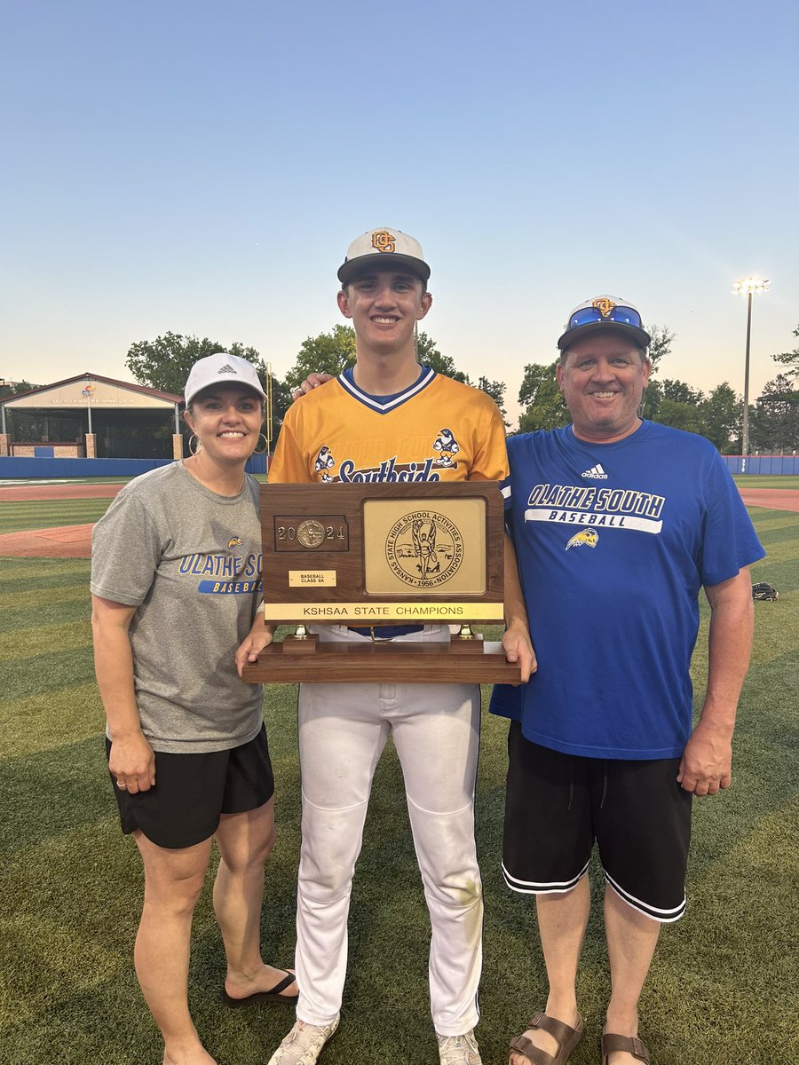 OGormanAustin's tweet photo. Finished my high school career as a state champ! On the mound I threw 46.1 innings  with a 1.2 ERA and a .993 WHIP and only 12 BB. Including a CG shutout in the State semifinals. @OSBaseballBC @RawlingsTigerKC @NWBearcatBSB @PrepBaseballKS @SFLLeagueKS https://t.co/fiZjiFLynv