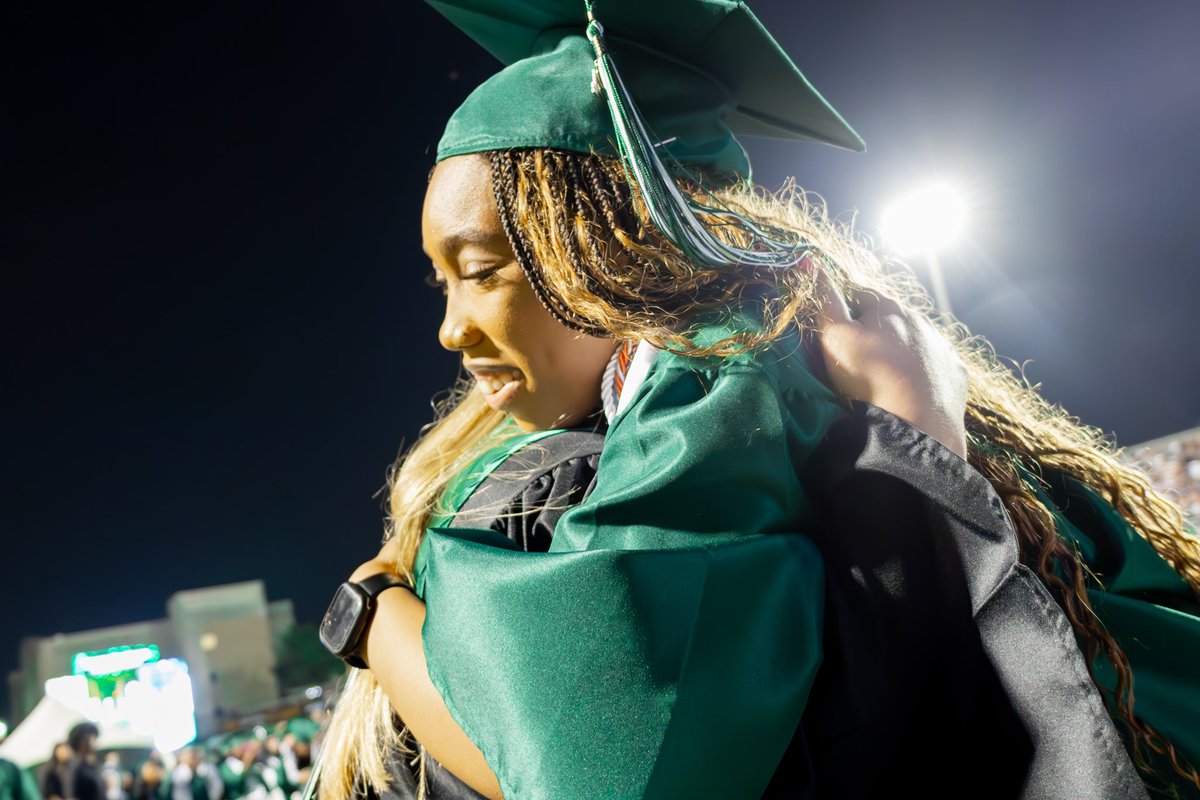 Teacher_Outlaw's tweet photo. This is part of why we do what we do! To see them grow and be proud of their accomplishments! #RamsLeadTheWay #RISDWeAreOne #classof2024 @bhsstem @SharondaTims @RichardsonISD https://t.co/LFyMSOcRTR