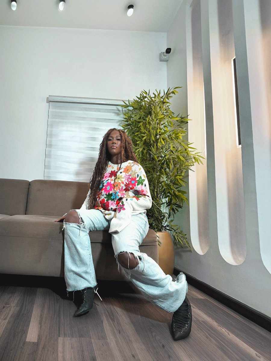 “It’s all bout ya love in my system” 

IOWANNA. Track 4. FAST LAGOS THE EP 

#fastlagos #iowanna #debutep