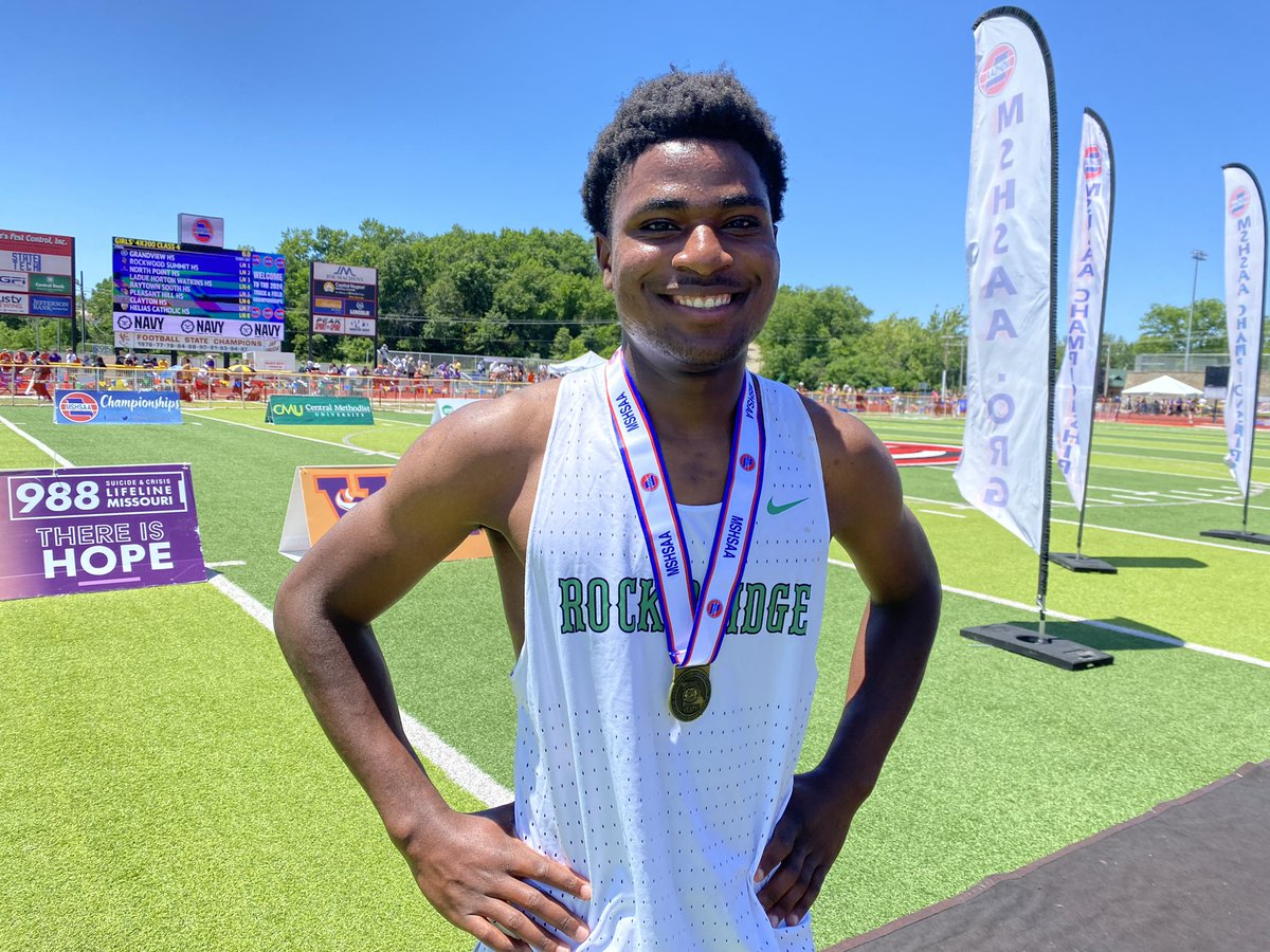 BryanHudnellTV's tweet photo. 🥇A Rock Bridge Bruin earns gold! 🥇

Congratulations to Mpawenayo Danford on winning the Class 5 Boys Pole Vault! @KRCG13 @rb_xc @rbhsbruinbear https://t.co/taMF0tZCwz