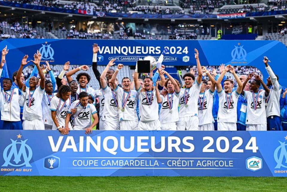 Be_OM13's tweet photo. COUPE GAMBARDELLA - 𝐕𝐀𝐈𝐍𝐐𝐔𝐄𝐔𝐑𝐒 𝟐𝟎𝟐𝟒 !! 💙🤍🏆

#TeamOM | #OMASNL https://t.co/cXvjavSQX7
