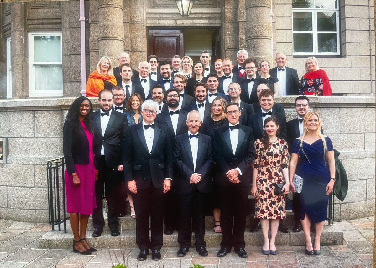 eloisebella_k's tweet photo. 🇯🇪🇫🇷 A beautiful memory in front of the States Assembly of the Island of Jersey, many thanks to the @GovJersey for having us! @francobritish #YoungLeaders https://t.co/FDSaMNnJrk