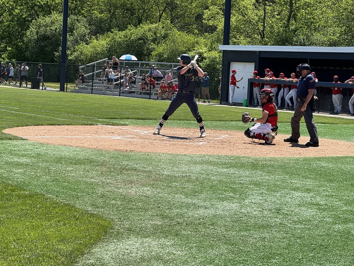 Congratulations @Lemont_Baseball on your Regional Championship victory over Tinley Park. Good luck at Sectionals! #GoLemont #WeAreLemont @LemontAD