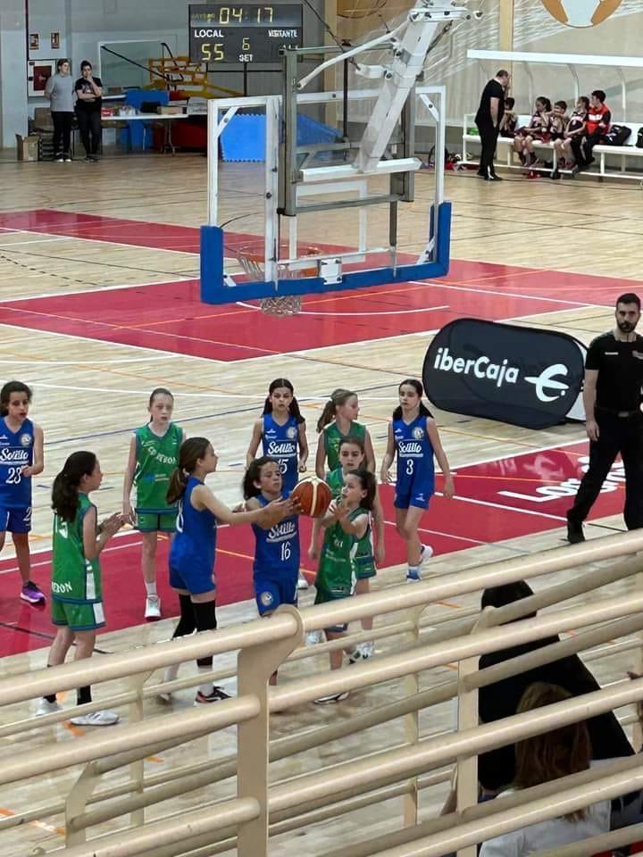 BeronClub's tweet photo. Hoy nuestros benjamines han participado en el torneo del día del mini , que se ha dado en el polideportivo Lobete 💚 https://t.co/axLGpMNDa7