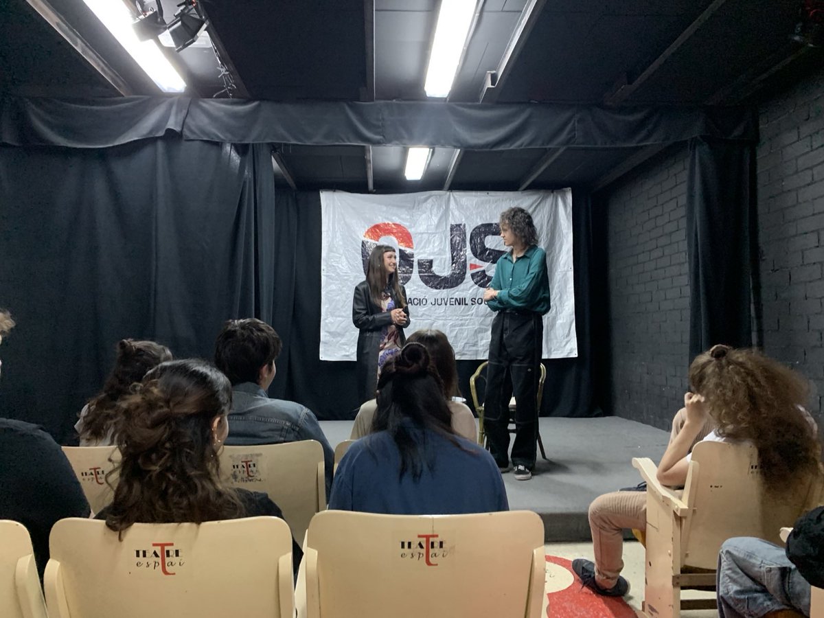 Aquest matí hem celebrat a Teatre Espai la primera edició de les Jornades de Teatre i Marxisme.

Primerament, la portaveu i una militant han donat la benvinguda a les assistents i han fet una introducció a l'espai.
