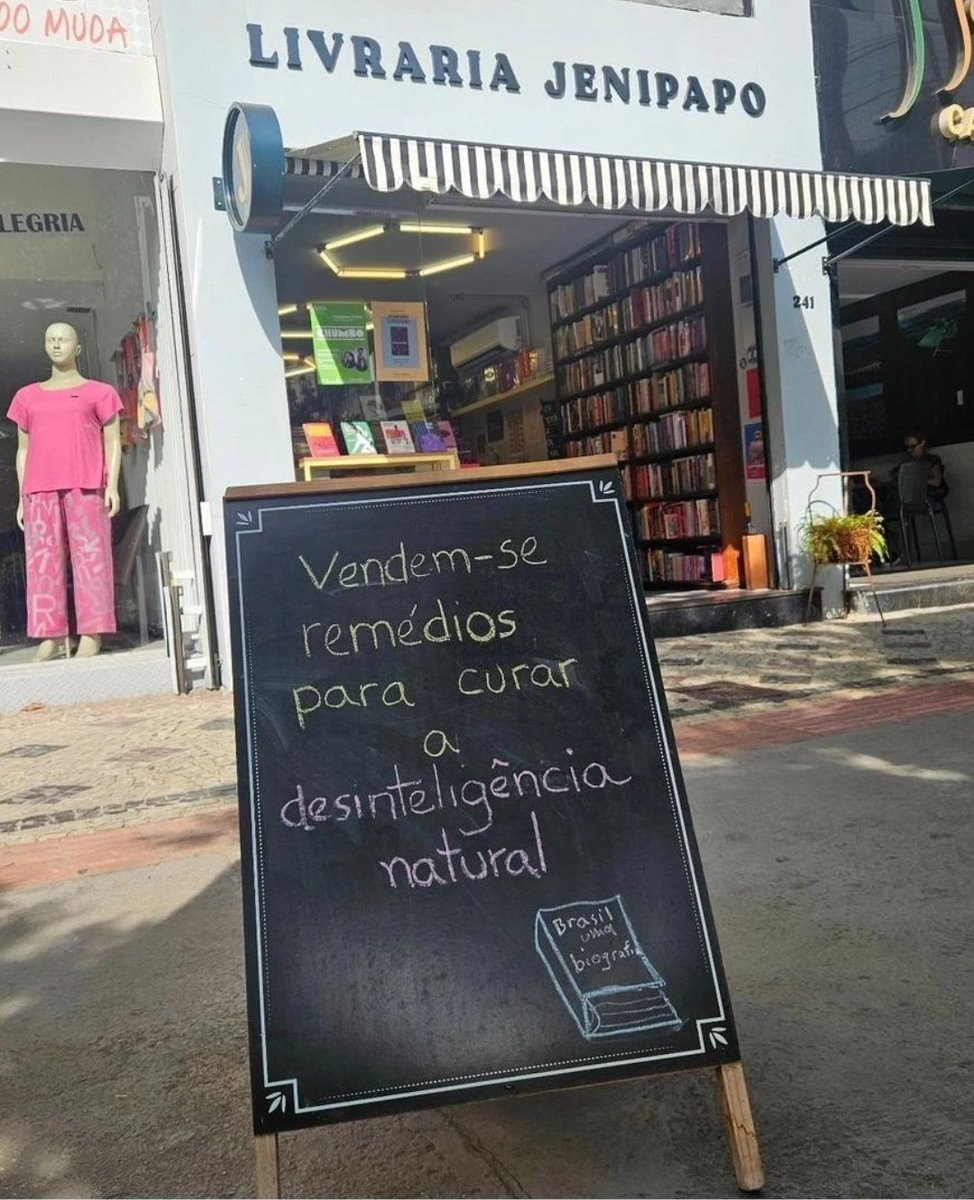jornalnota's tweet photo. E a livraria @jenipapobh arrasou novamente! 😂😂 https://t.co/4qWWTxHPgK