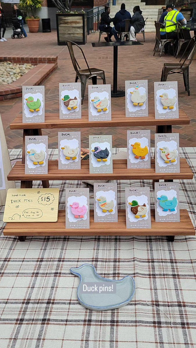 chillustrates's tweet photo. Set up at Old Town Pasadena :) come by today 11-4pm! https://t.co/8H0Px5FydB