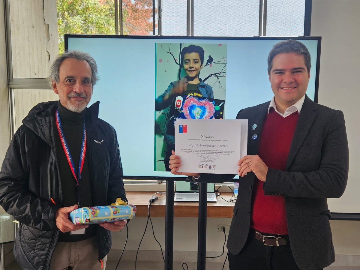 Con la presencia del subsecretario de @MinEnergia, @feliperamos1980 y nuestro Director Luis Huerta, esta mañana se realizó premiación de 1° Concurso de Dibujo y Pintura, en el marco de nuestro Aniversario N° 60. Asistieron las y los escolares ganadores/as y sus familiares.