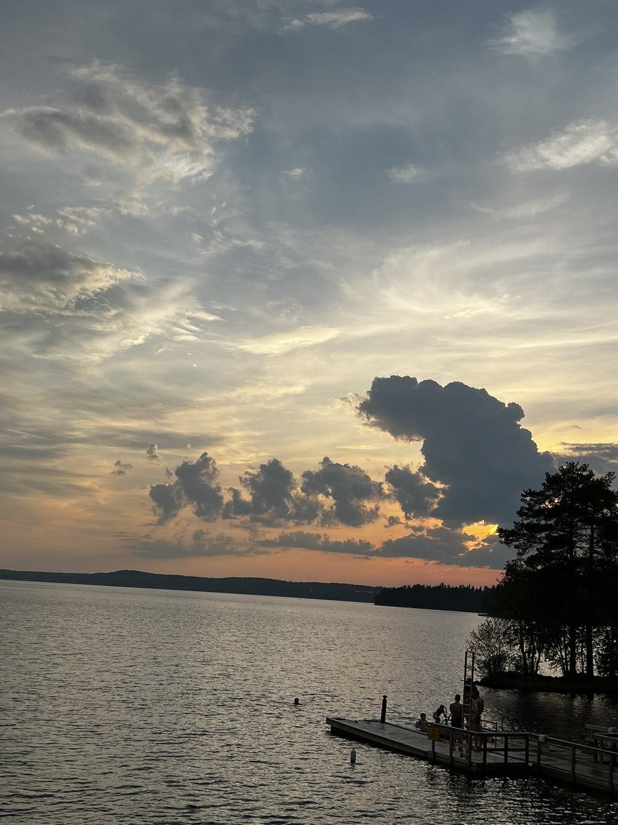 finngrit's tweet photo. The summer is magic https://t.co/Ttoi2fDOg4