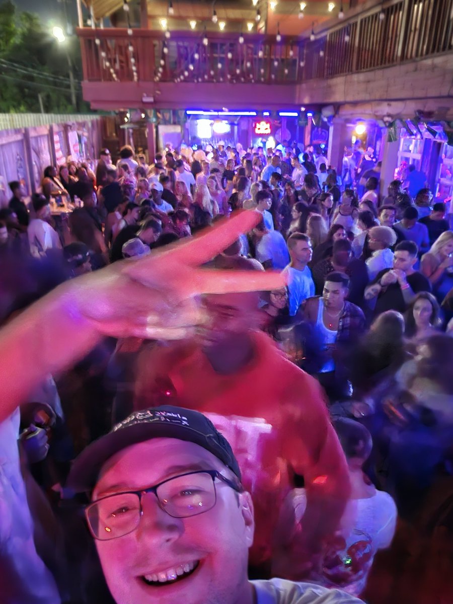 codemuffins's tweet photo. Destin has been a blast so far. https://t.co/KQf9Luvvi6