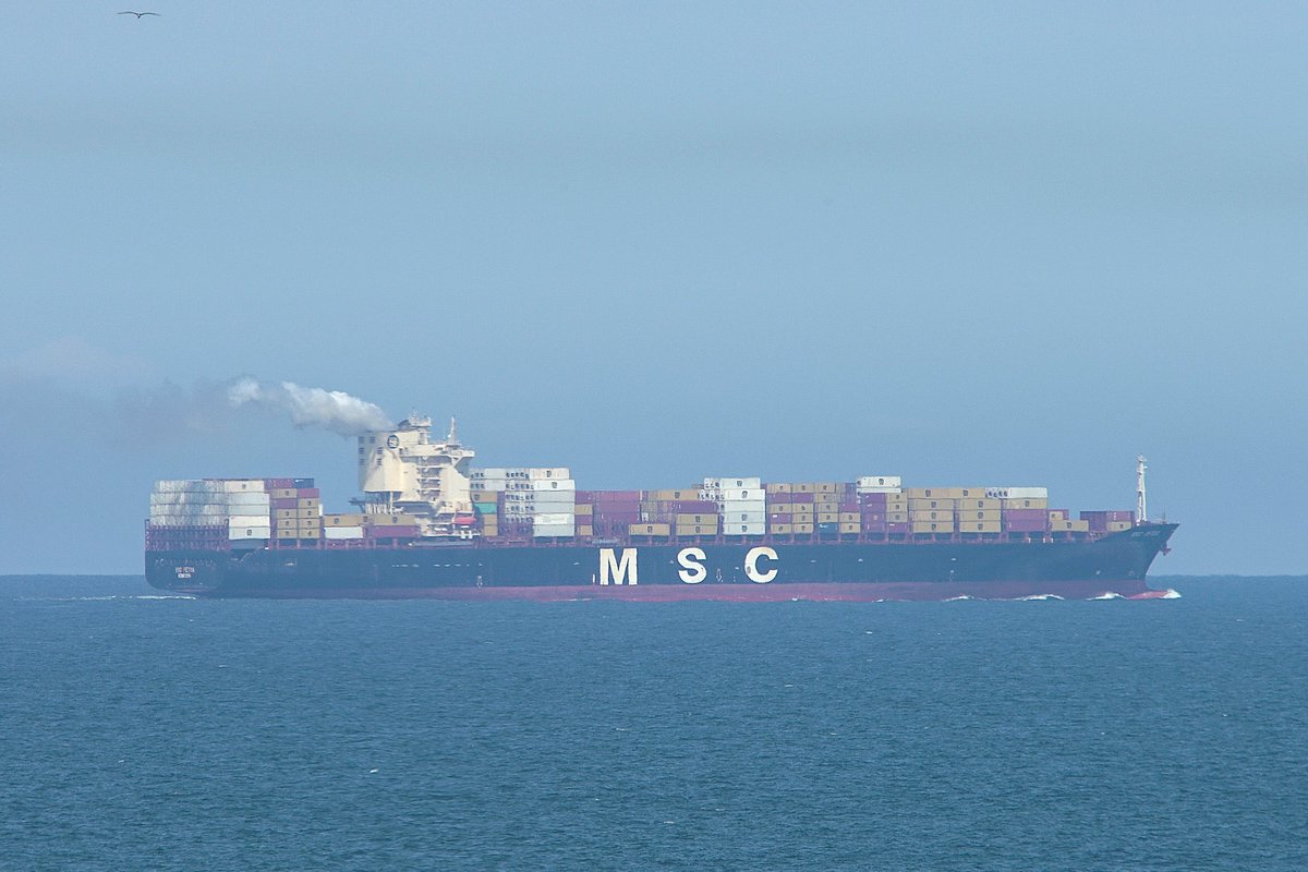 The MSC PETRA, IMO:9222302 en route to Freeport, Bahamas, flying the flag of Liberia 🇱🇷. #ShipsInPics #ContainerShip #MSCPetra