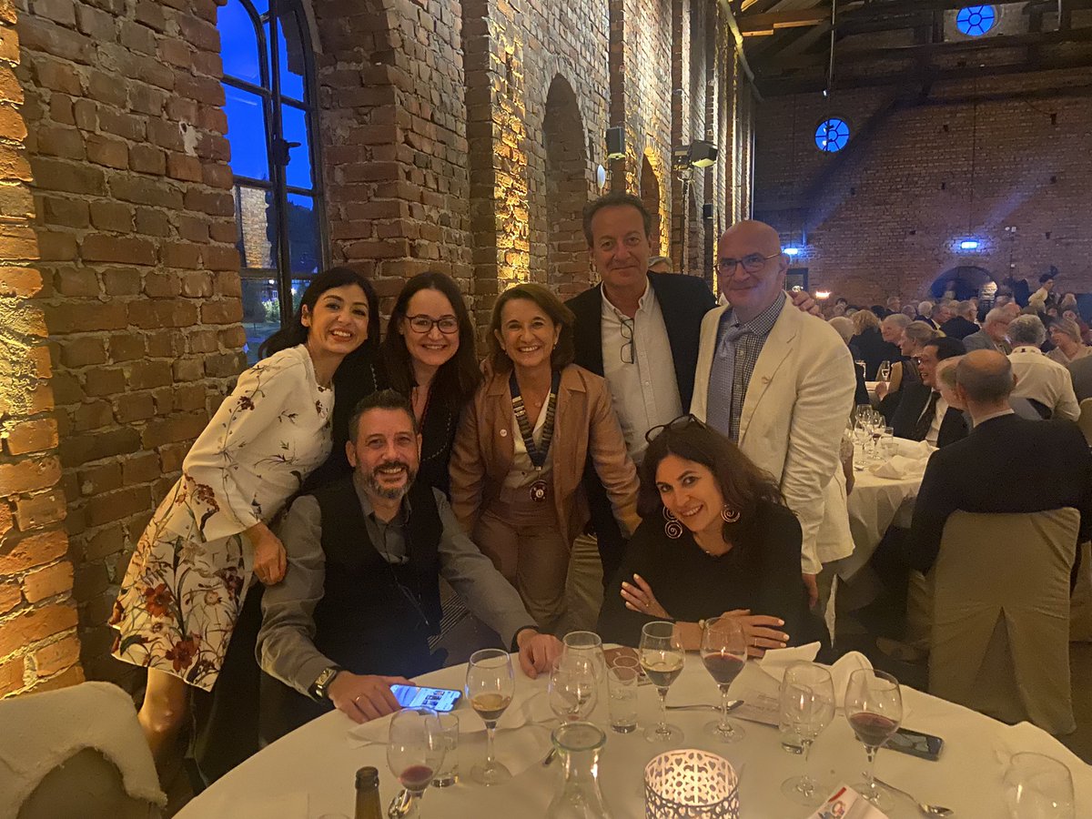 Con la presidenta! <a href="/Emor67/">Enrique Morales</a> <a href="/Sanchez_NinoLab/">Lola Sanchez</a> <a href="/aortznfr/">Alberto Ortiz</a> <a href="/rolyathome/">Charles Ferro</a>