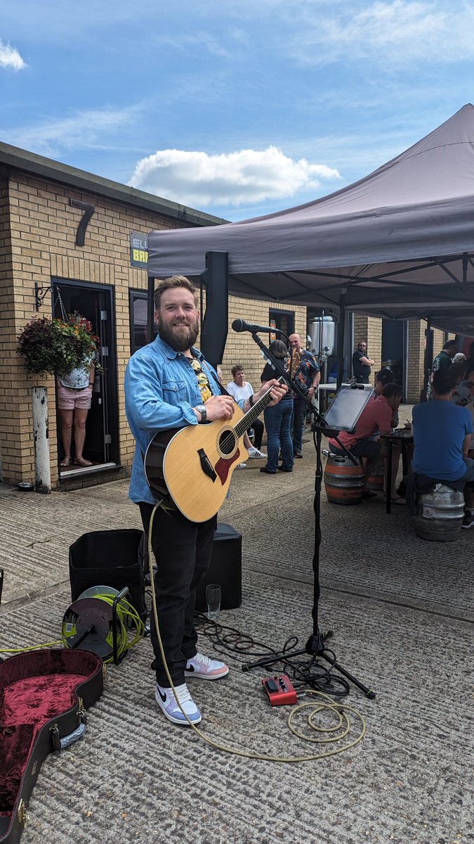 rcads's tweet image. Mega birthday celebrations at our tapyard - cheers to all for coming down! @ElusiveBrew