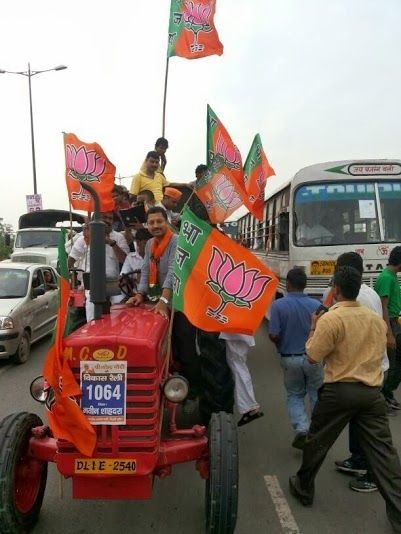 PawanDurani's tweet photo. In a bold masterstroke, BJP replaced Manohar Lal Khattar with OBC leader Nayab Singh Saini as Haryana CM, aiming for an OBC sweep (40% population). With Jat votes divided and many Jats backing BJP, Congress's reliance on Jat votes has backfired. #PoliticalGamble #BJP https://t.co/Gyn1KEfO7t