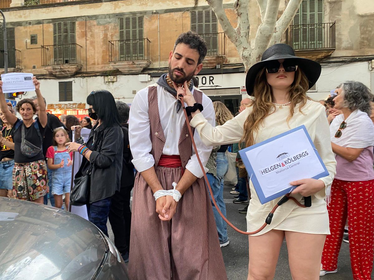 La imatge de la manifestació 'Mallorca no es ven'. 
🎥  <a href="/roserpuy/">Roser puy</a>