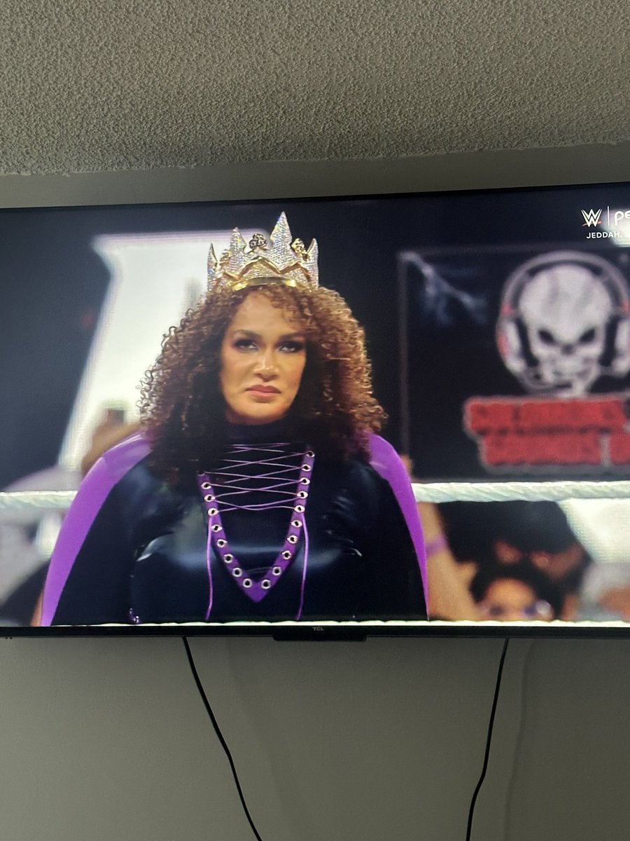 Remybeme's tweet photo. Congratulations Nia 🙌🏾🙌🏾🙌🏾😍 finally they letting her  be great like she deserves. #niajax #queenofthering #wwe https://t.co/NNQTTEQkoY