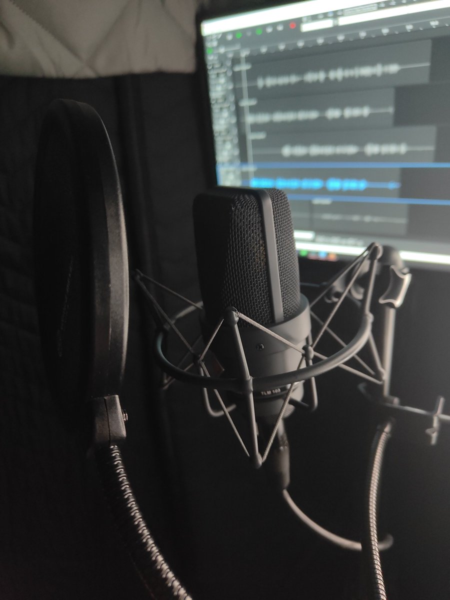 ScottishHannah's tweet photo. Oooo look what I've hired to have a play around with 👀🎙️
#voice #voiceacting #voiceover #voiceactor #microphone #neumann #tlm103 #neumanntlm103 https://t.co/ZR0swC6jo2