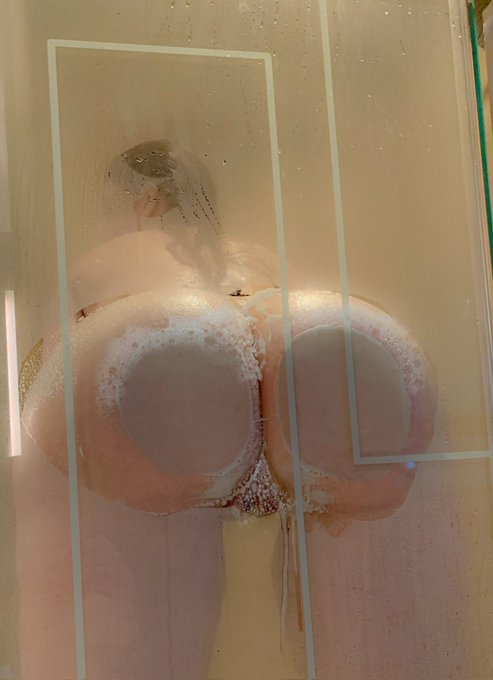 Can you help me soap up, please? 
https://t.co/bOLjEqngfm https://t.co/b30bnWelM3