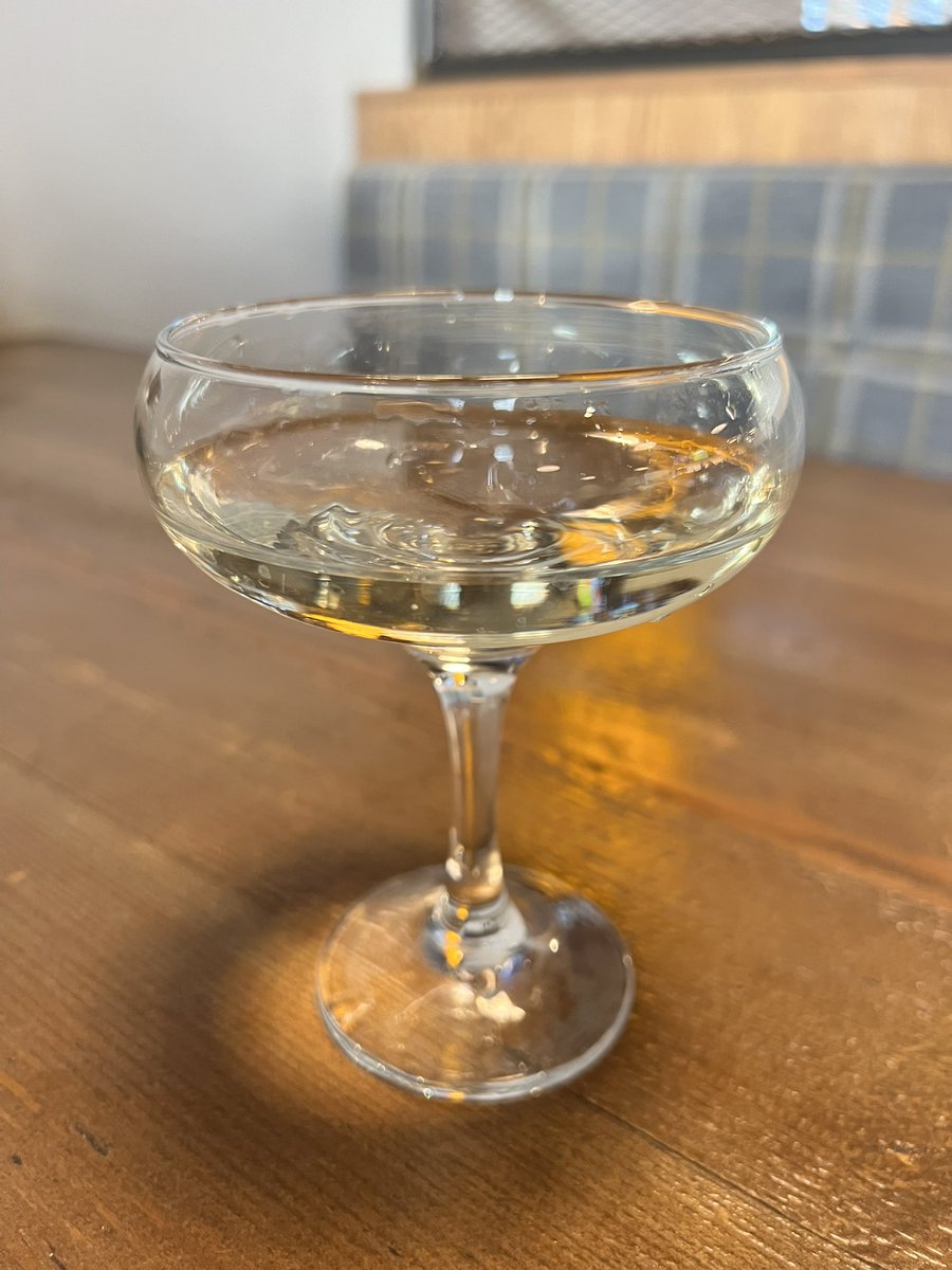 WilemanUw's tweet photo. @TopgolfUK you getting bit confused over what a #presecco glass looks like 🤣🤦🏼‍♂️ https://t.co/VQASTCn42l