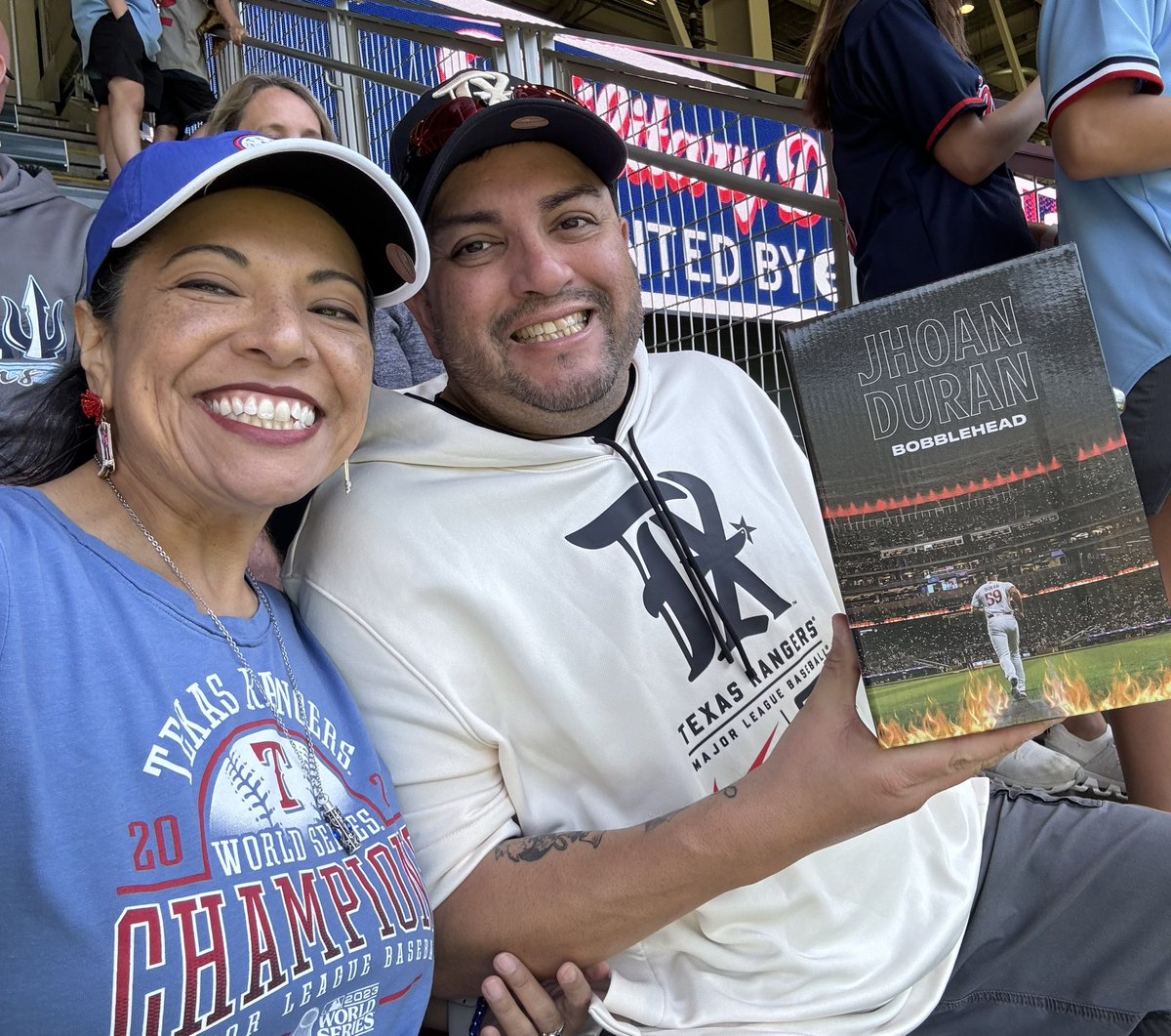 DallasLegitBoyz's tweet photo. Here from Texas supporting our @Rangers #iamup @BallySports https://t.co/A62yoEUgFh