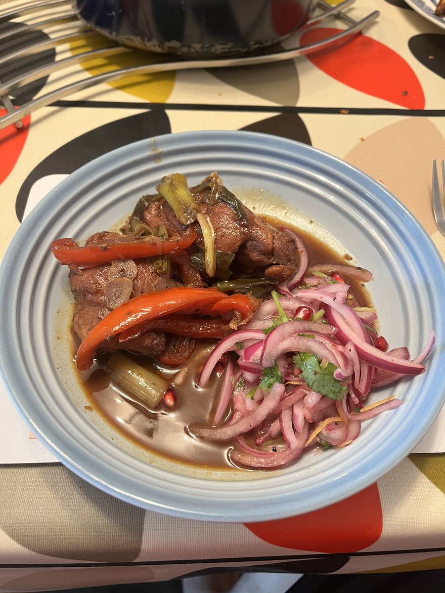 lee_wilkinson2's tweet photo. Totally surprised myself with this - never been a fan of pomegranate but this really works. Grilled sticky pomegranate chicken with red onion and coriander salad
โญ๏ธ๐ซ Ingredients and recipe here: https://t.co/rKKApvIAzl
#WilkoCooks #Homemade #StickyChicken #TwitterSupperClub https://t.co/gvcYQhH555