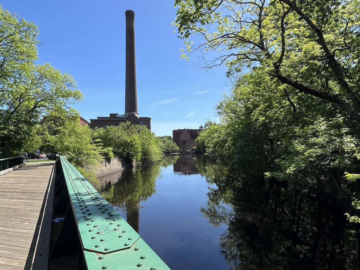 Todays 8 mile walk was in the Boston neighborhoods of Lower Mills and Mattapan as well as in Milton (my home town). A beautiful sunny day for 8 people on the walk.