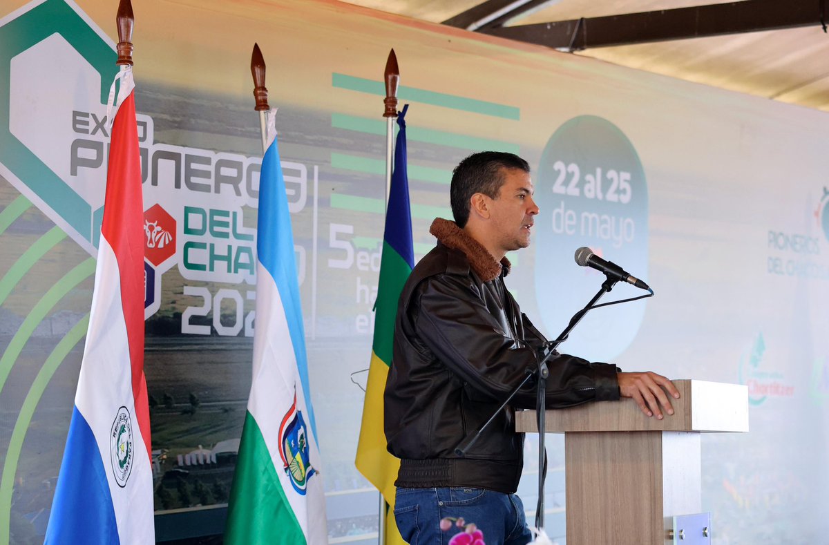 SantiPenap's tweet photo. El Chaco paraguayo tiene un enorme potencial para el desarrollo del país. Con una importante inversión en infraestructura y su ubicación estratégica, conectará a toda la región, impulsando la economía, el comercio y el crecimiento de nuestro país. ¡El futuro de Paraguay está en el Chaco! ¡Gran encuentro el de hoy, en la Expo Pioneros del Chaco! 🇵🇾