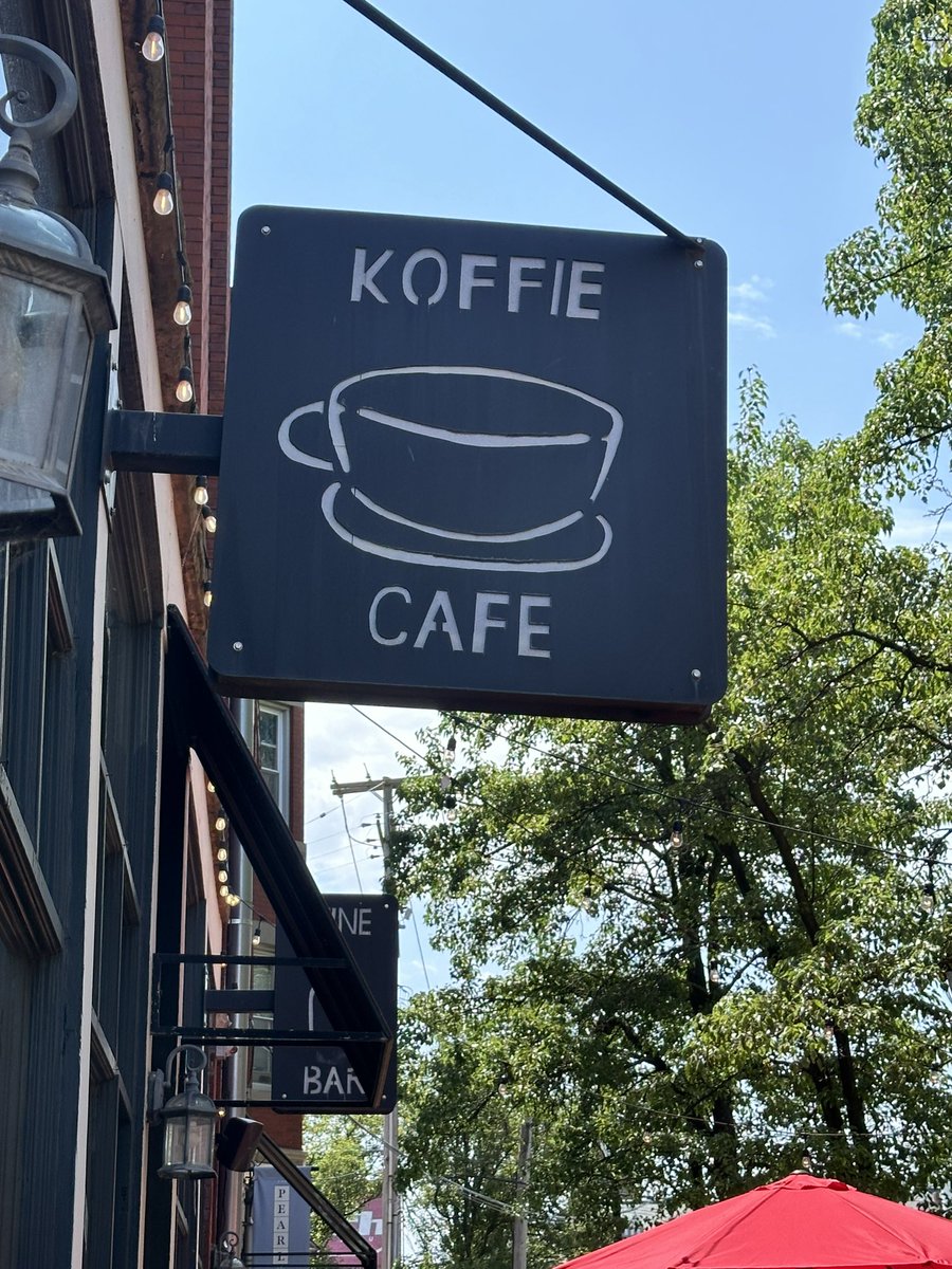 Miley the Amazon tweet media