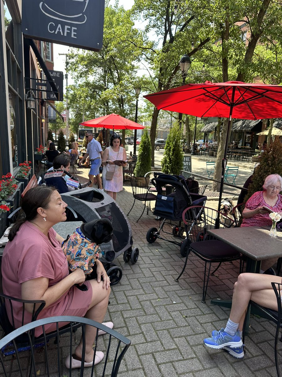 Miley the Amazon tweet media