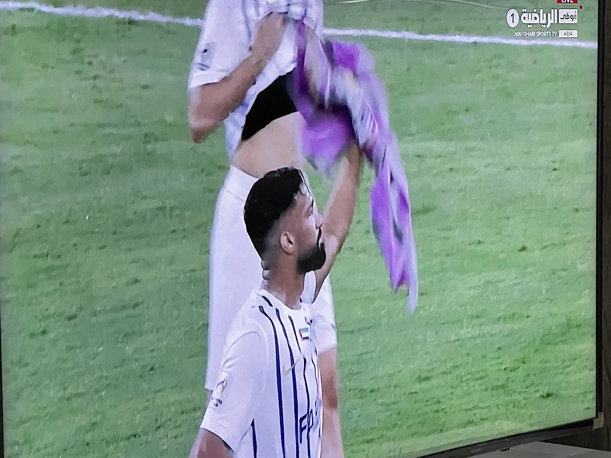 Popnice2's tweet image. الف الف مبروك يستاهل بطل اسيا  العيناوي الزعيم💜🤍 #العين_يوكوهاما