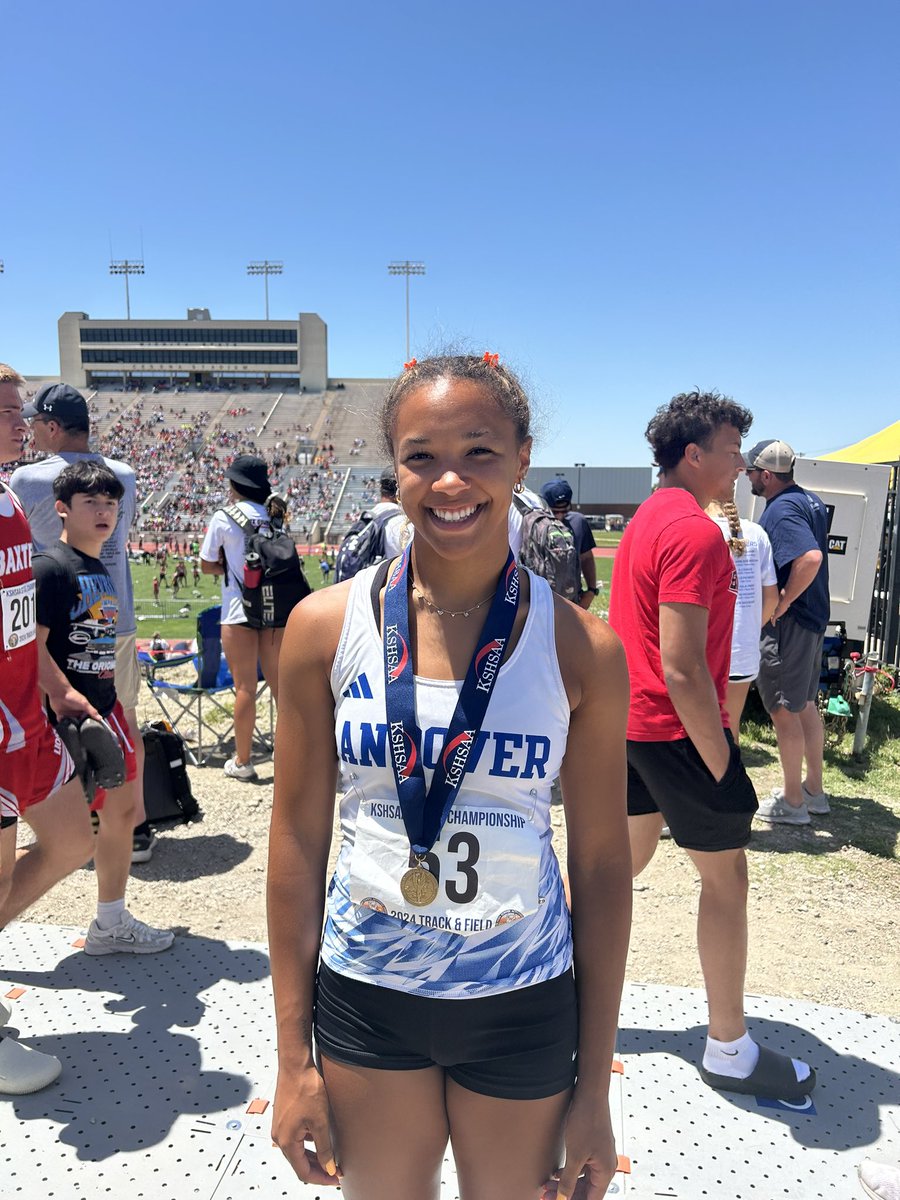 Congratulations to McKinlee Walker for placing 2nd in the 100 Hurdles and 3rd in the Long Jump at the State Track Meet today!