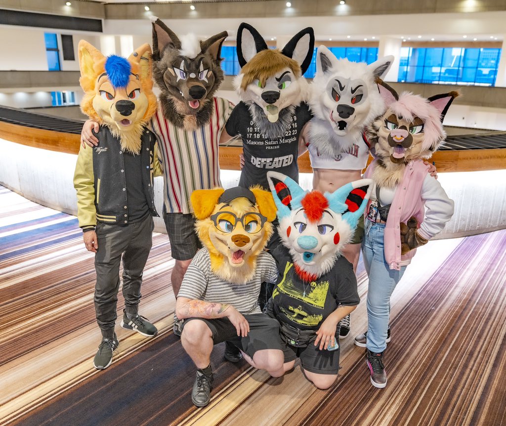 FWA family photo!! Love my little family 🥰 Much thanks to @ChatahSpots for the amazing pic!