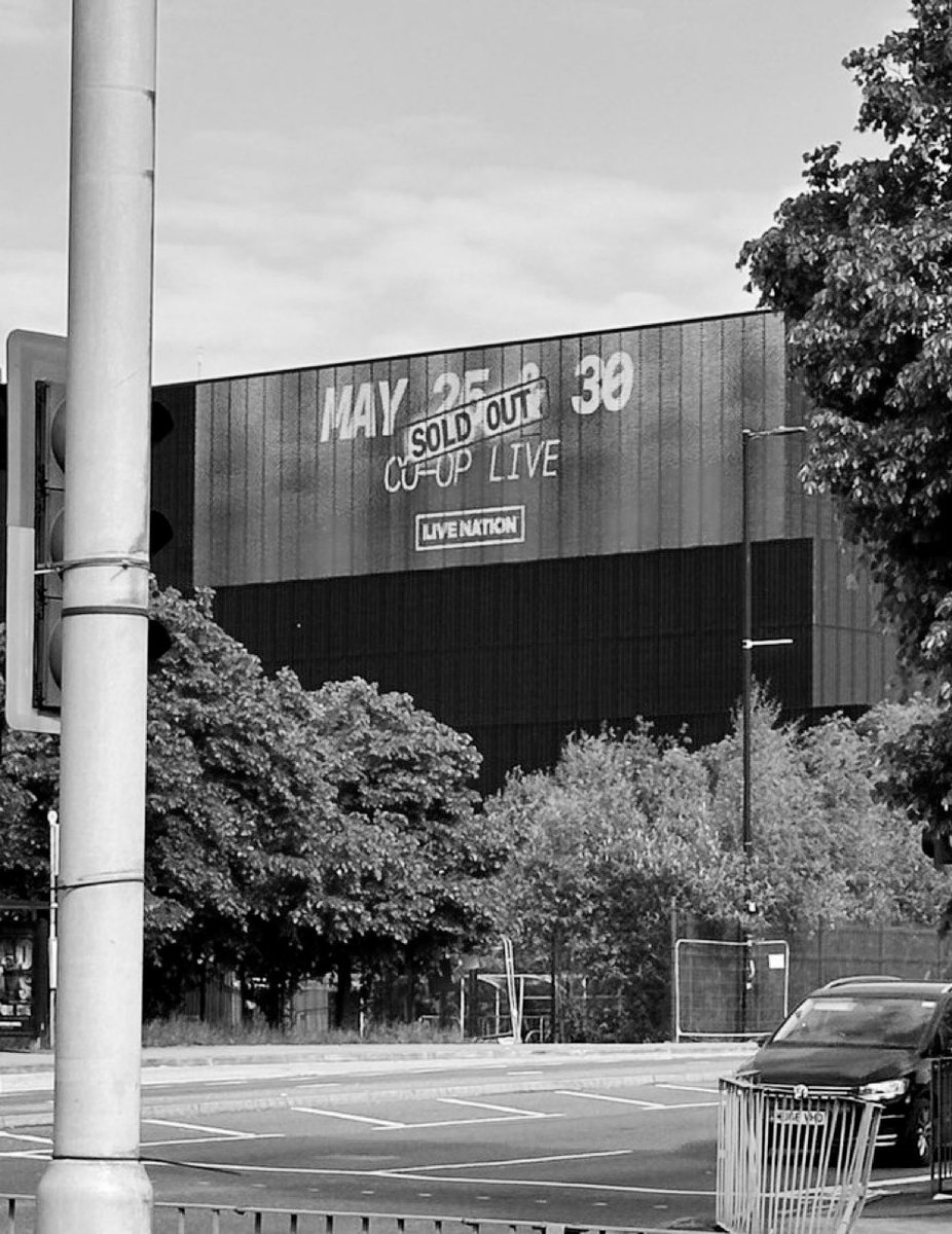 OnikaStatistics's tweet image. 🚨 The Co-Op Live has began letting individuals in for the Manchester #PinkFriday2Tour tonight.