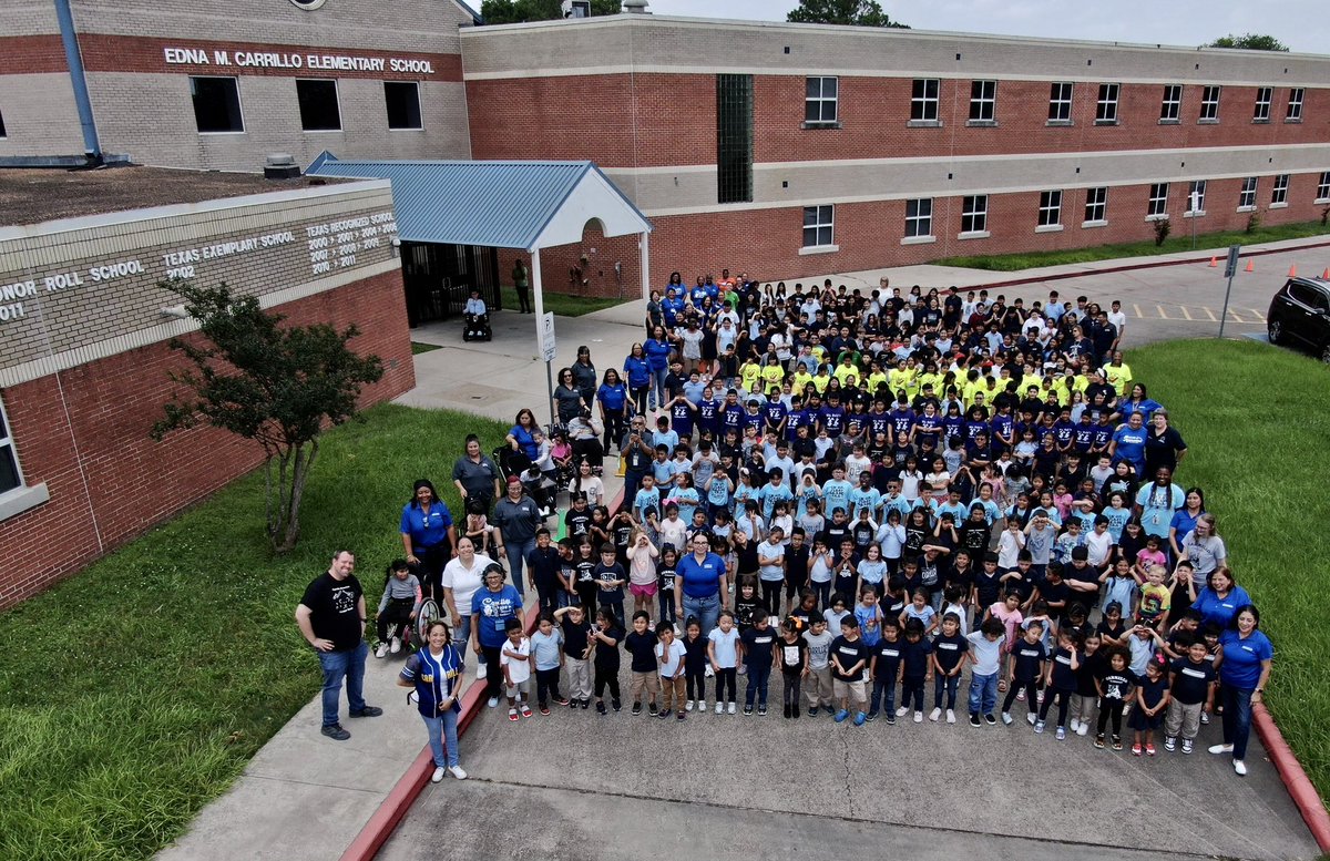 Karina Lopez (@lopezprincipal) on Twitter photo Check this out 👀1993 Carrillo to 2024 Carrillo! Excellent students, supportive parents & a dedicated team of passionate educators. I am honored to have lead this amazing school the past 3 yrs. Truly unforgettable! 🥰 <a href="/Carrillo_HISD/">Carrillo Elementary, HISD Vanguard Magnet School</a> <a href="/PTOCarrillo/">Carrillo Elementary PTO</a> Check this out 👀1993 Carrillo to 2024 Carrillo! Excellent students, supportive parents & a dedicated team of passionate educators. I am honored to have lead this amazing school the past 3 yrs. Truly unforgettable! 🥰 <a href="/Carrillo_HISD/">Carrillo Elementary, HISD Vanguard Magnet School</a> <a href="/PTOCarrillo/">Carrillo Elementary PTO</a>