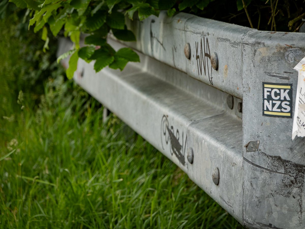Leitplanken sollen doch helfen, in der Spur zu bleiben.  Hauptsache dafür, die Leitplanke ist #stabil. Die hier in #Ulm ist es!