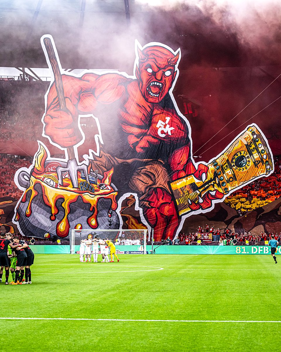 Kaiserslautern's tifo at the DFB-Pokal final though 👺