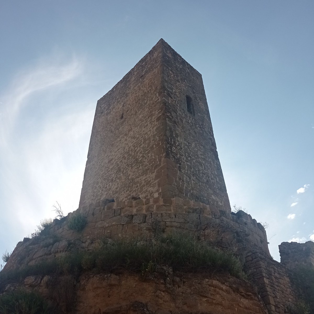 aebufala's tweet image. Avui ha tocat excursió a la Serra de Pinós al #solsones visitant Ardevol, el santuari de Pinós i el centre geogràfic de Catalunya. #sommuntanya #excursionisme @FEEC_cat